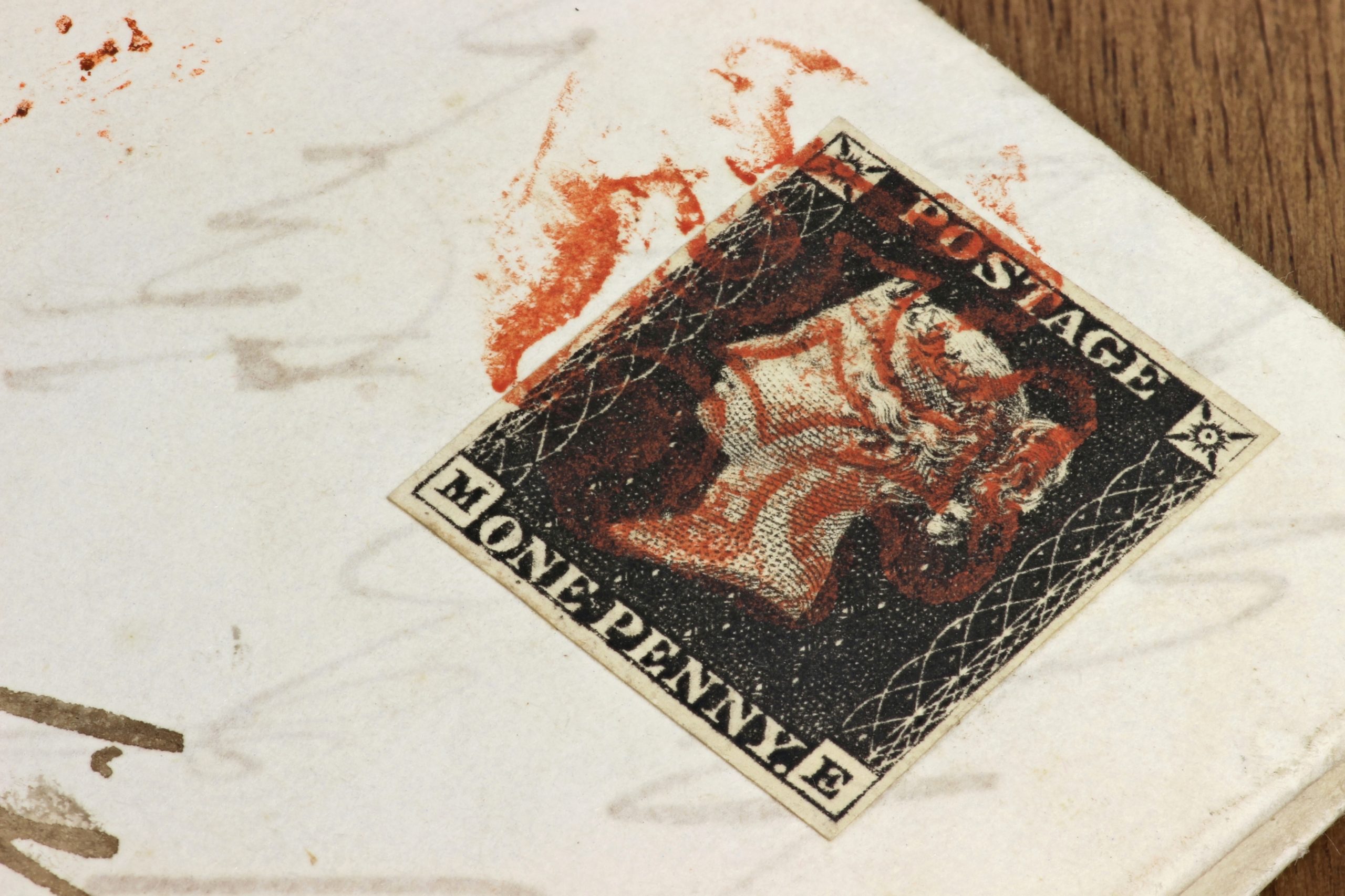 Nem kelt el a világ legelső postabélyege, mert csak másfél milliárd forintot ajánlottak érte